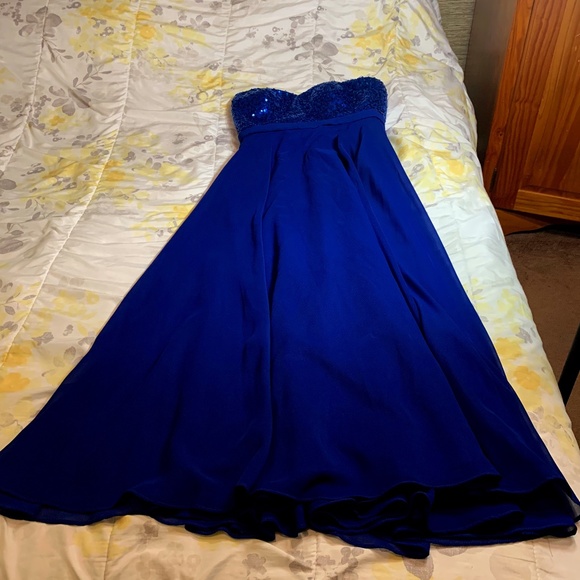 Prom/Graduation/Banquet Dress - Picture 5 of 10